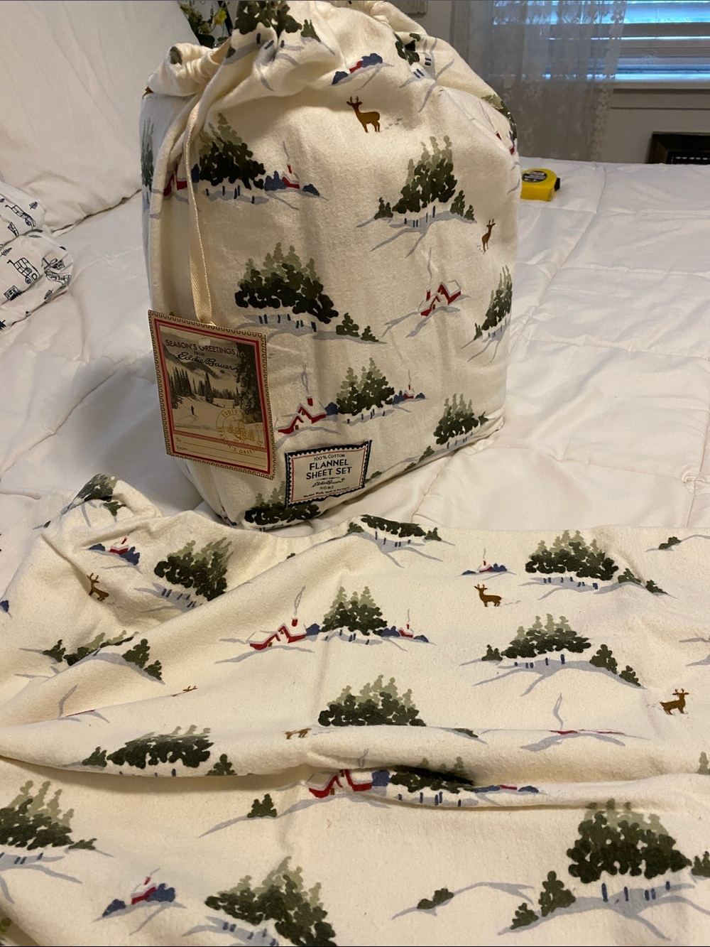 Eddie Bauer Holiday Forest Twin Flannel Sheet Set - Cream with Green and Red